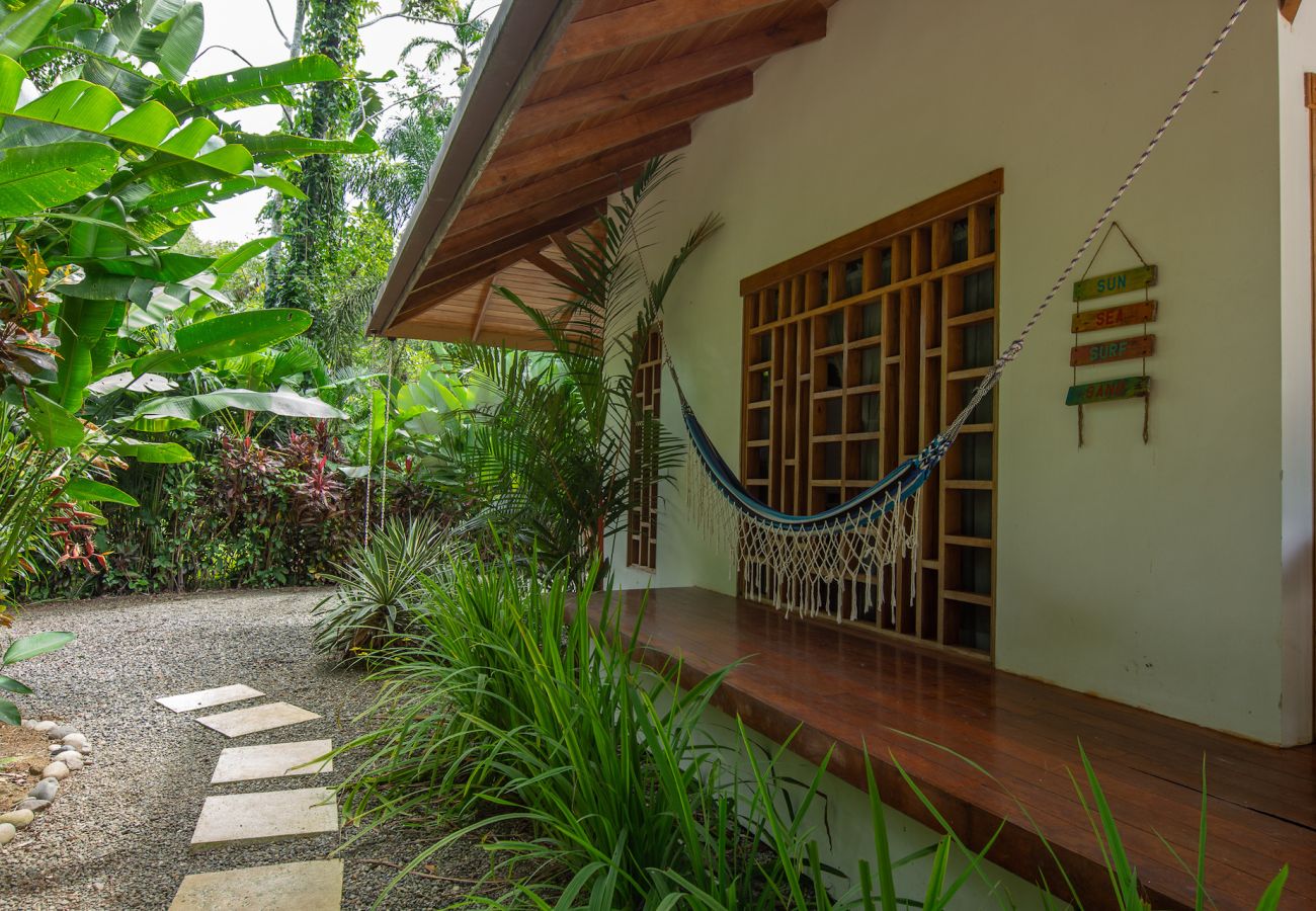 Casa en Playa Chiquita - Casa Ambar 