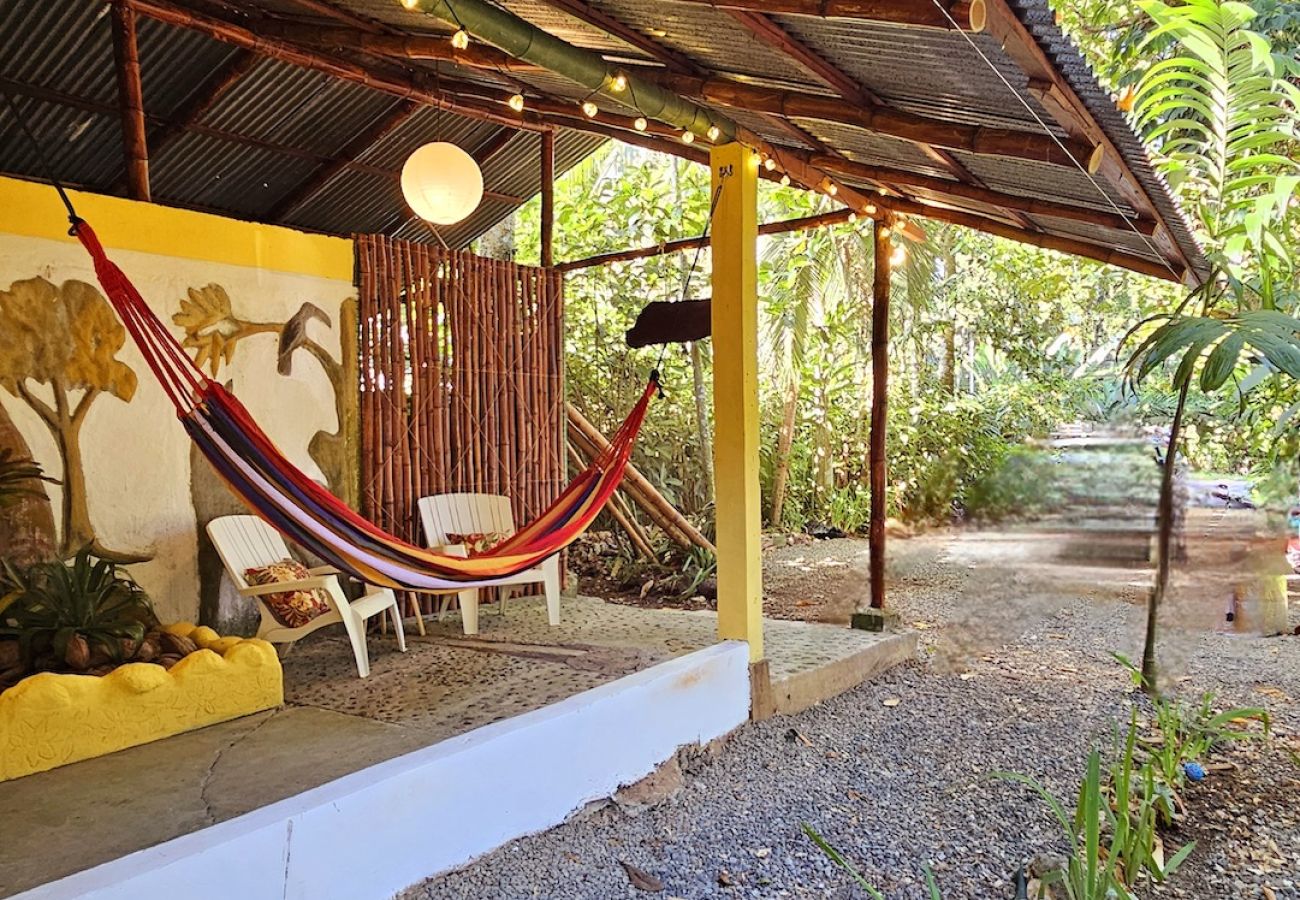 Bungalow en Playa Chiquita - Cuarto Luna relax, meditate, enjoy nature