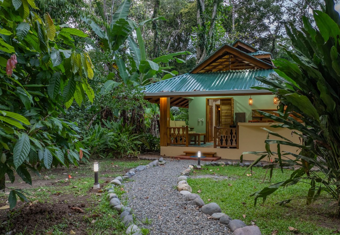 Bungalow en Playa Chiquita - Macaw Chiquita Beach Casitas 