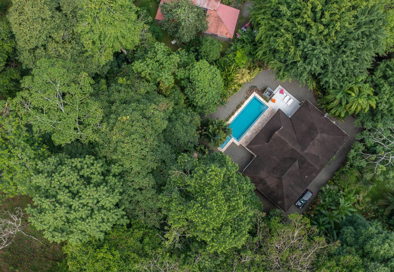 Ferienhaus in Playa Chiquita - Deluxe Pool Jungle Beach Haus - Casa Ambar